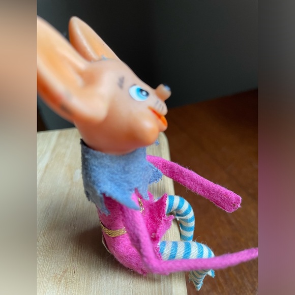 Vintage Happy Mouse Pixie Knee Hugger Christmas Decor w/ Felt and Rubber Face - Picture 5 of 11